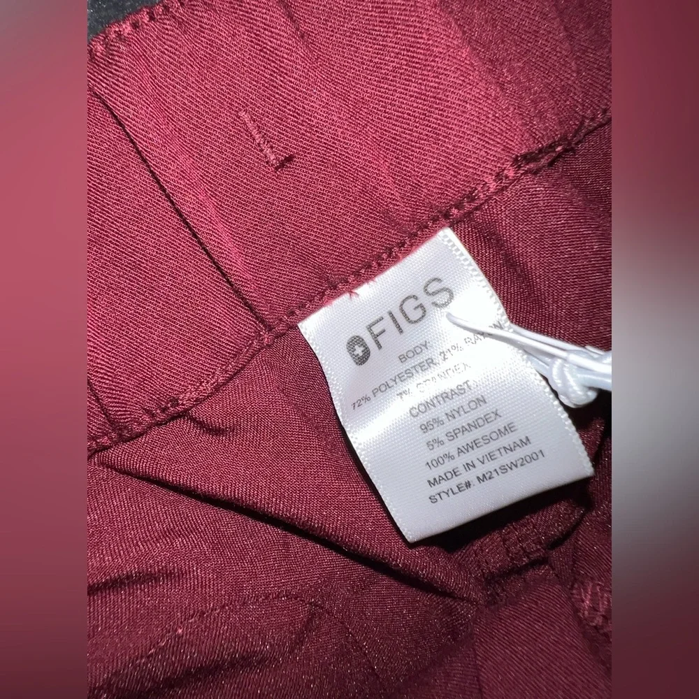Figs Daga Slim Pant in Burgundy Size Large New with tag